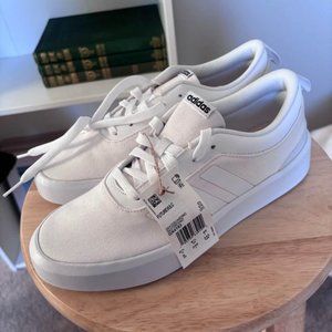 Women's Adidas NWT Size 8 casual white sneakers summer y2k spring fashion sale